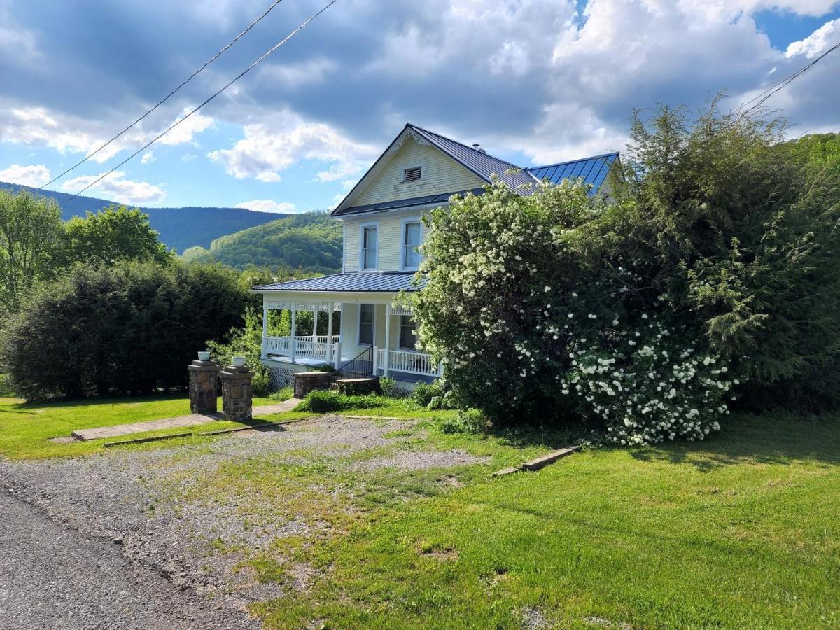 Basecampwv-Durbin. Spacious 4 Bedroom House W/Yard Exterior photo