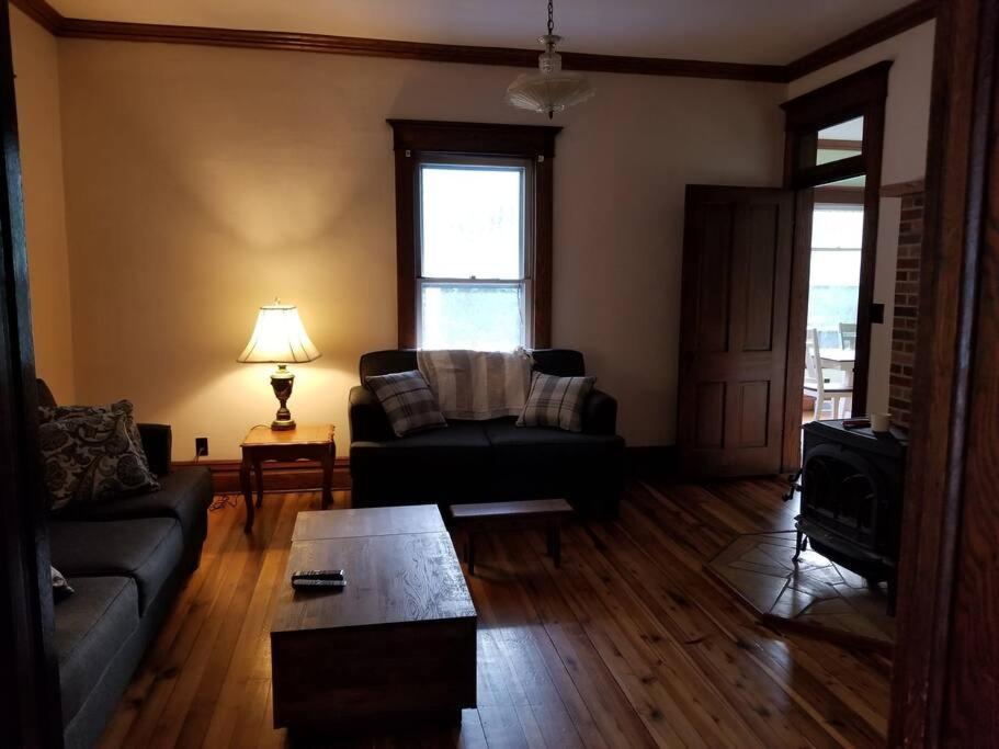 Basecampwv-Durbin. Spacious 4 Bedroom House W/Yard Exterior photo