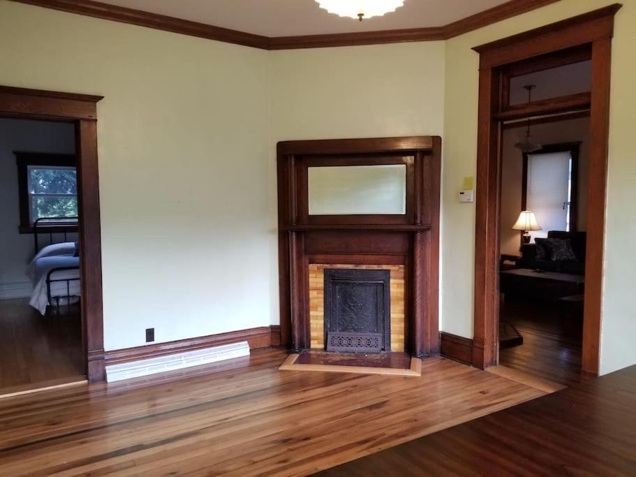 Basecampwv-Durbin. Spacious 4 Bedroom House W/Yard Exterior photo