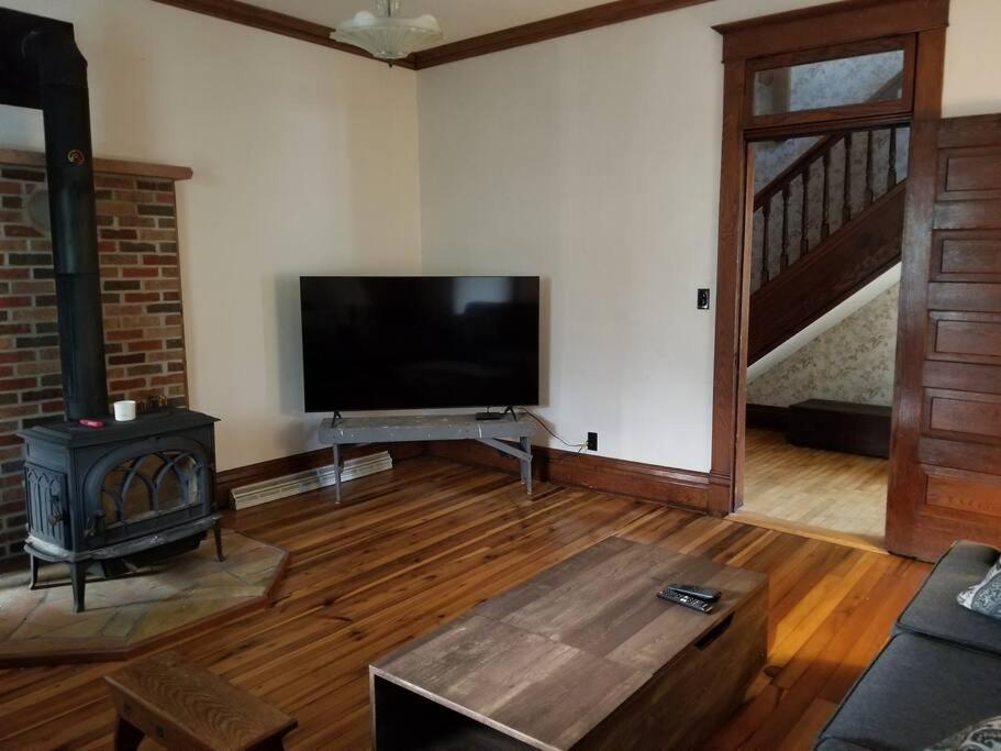 Basecampwv-Durbin. Spacious 4 Bedroom House W/Yard Exterior photo